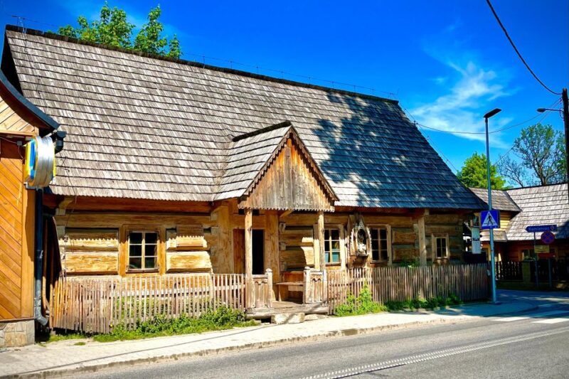 Krakow: Zakopane and Tatra Mountains Tour - Visiting a Bacowka: The Highland Shepherd’s Cottage