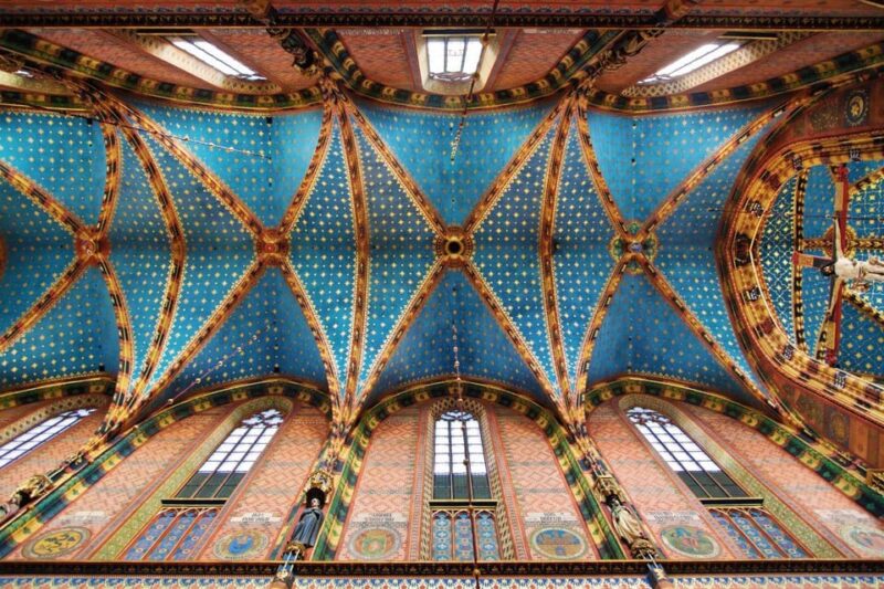 Krakow's Old Town, St. Mary's Basilica and Rynek Underground - Exploring Krakow’s Medieval Dungeons and Secrets