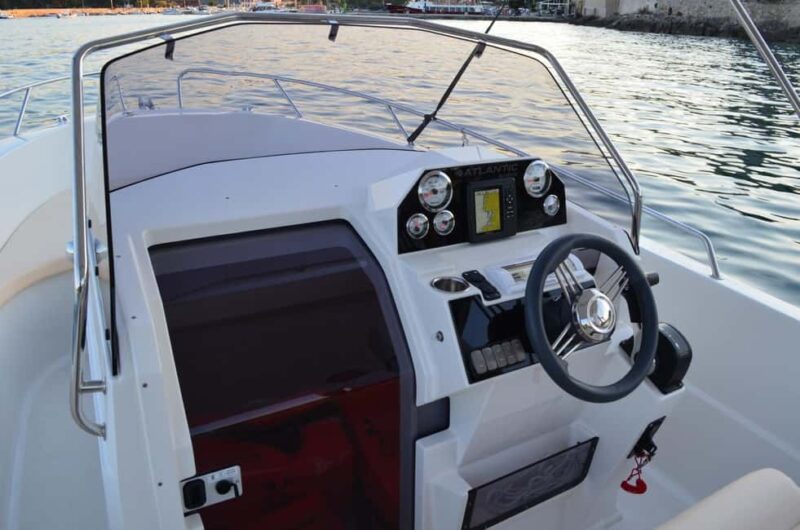 Krk: Rent a boat Atlantic 670 open 385kk - Discover the Atlantic 670 Open Boat in Krk