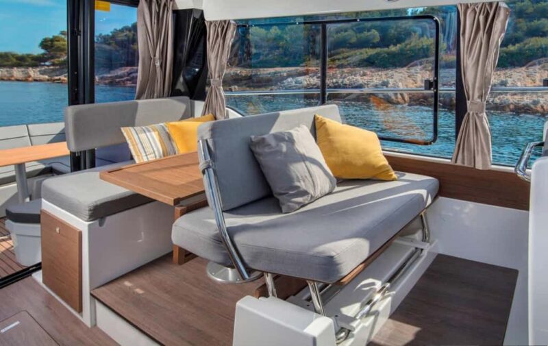 Krk: Rent a boat Merry Fisher 1095 - Safety and Practical Features of the Boat