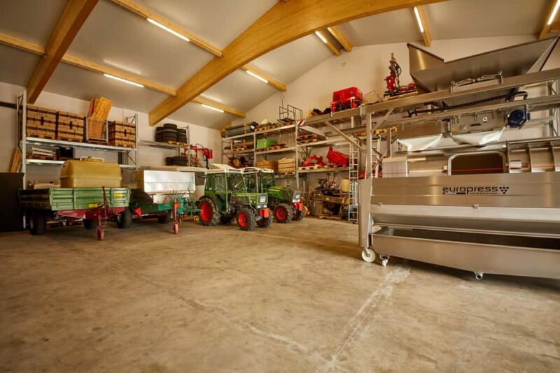 Kröv/Gut Hermes: Wine tour & tasting through the vineyard, winery, & sparkling wine factory - Practical Details: Meeting, Booking, and Restrictions