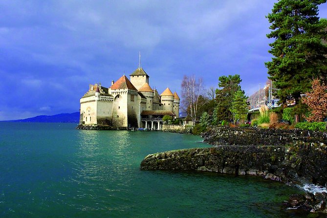 (KTL303) - Winter Tour Montreux and Chaplin's World from Lausanne - Visiting Chillon Castle on Lake Geneva
