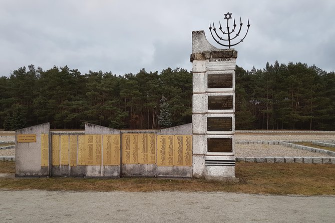 Kulmhof (Chelmno) Tour from Warsaw - The Role of the Guide and Their Expertise