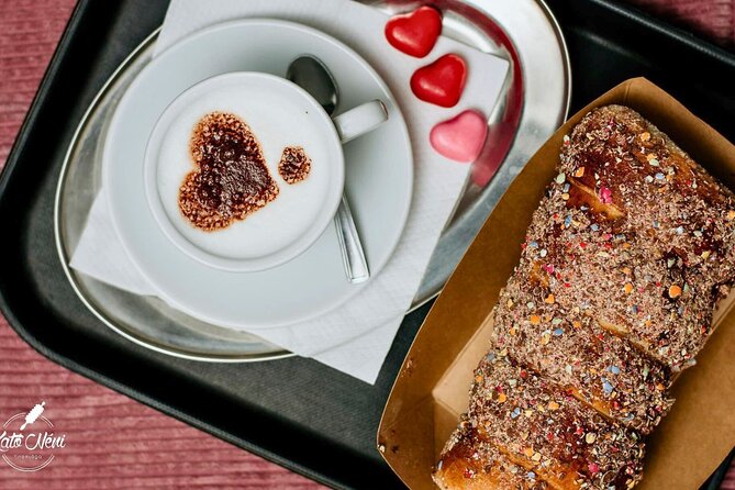 Kürtskalács: Chimney Cake Workshop in City Park Budapest - Group Size and Accessibility