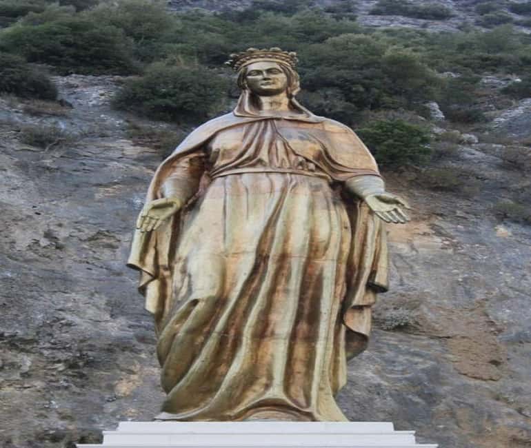 Kusadasi: Ephesus and House of Virgin Mary Private Tour - The Short Drive Between the Virgin Mary House and Ephesus