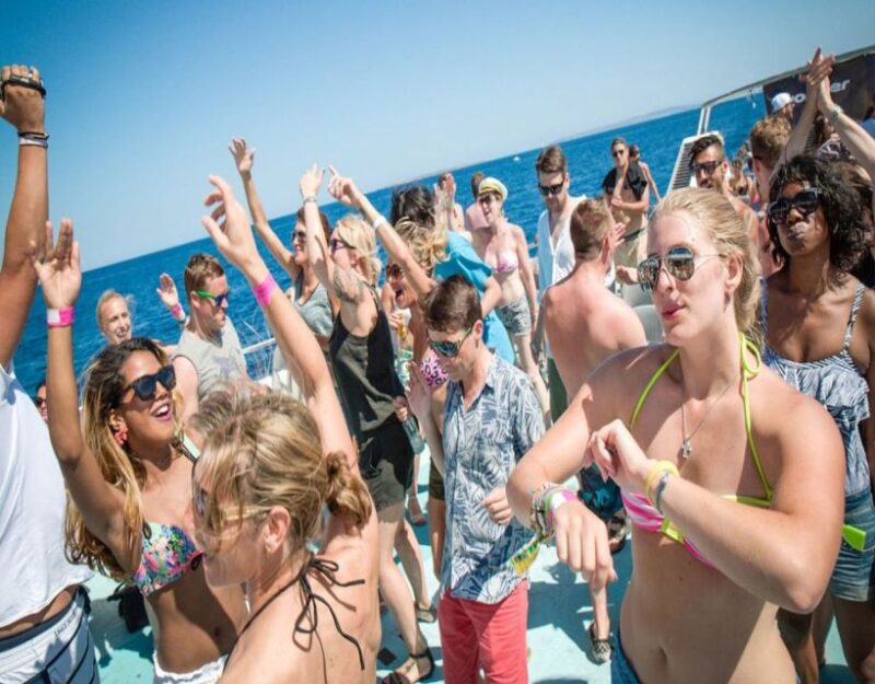 Kusadasi: Full-Day Boat Cruise w/ Lunch & Hotel Pickup - Spacious and Comfortable Boat Facilities