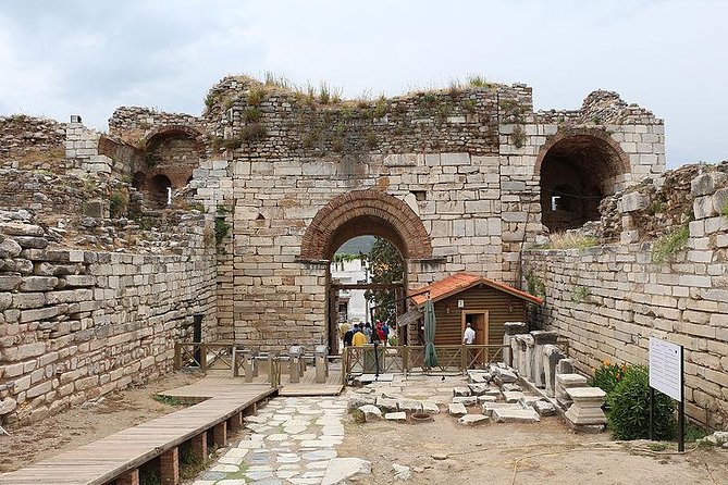 Kusadasi Shore Excursion: Private Tour to Ephesus including Basilica of St John and Temple of Artemis - Delving Into Artifacts at the Ephesus Museum