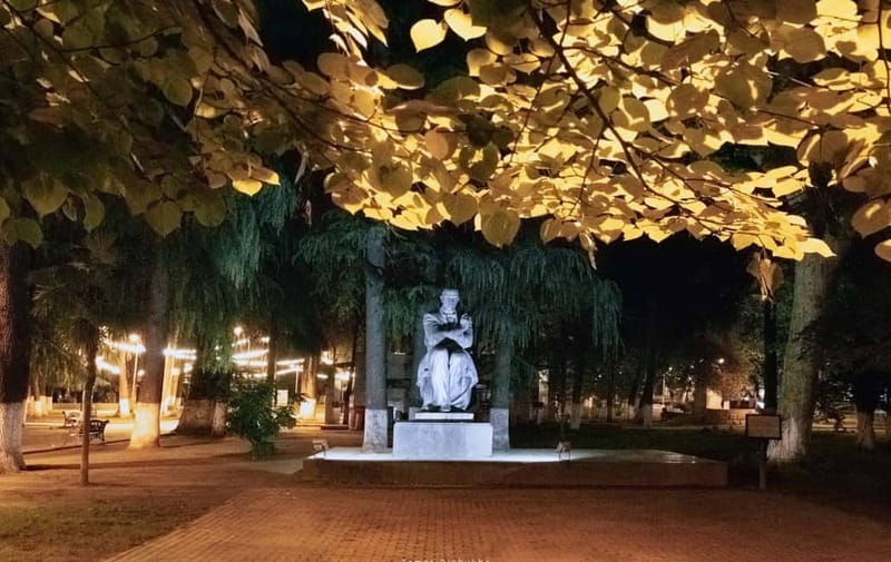 Kutaisi: Historic Walking Tour with Guide, 3 Hours - Key Points