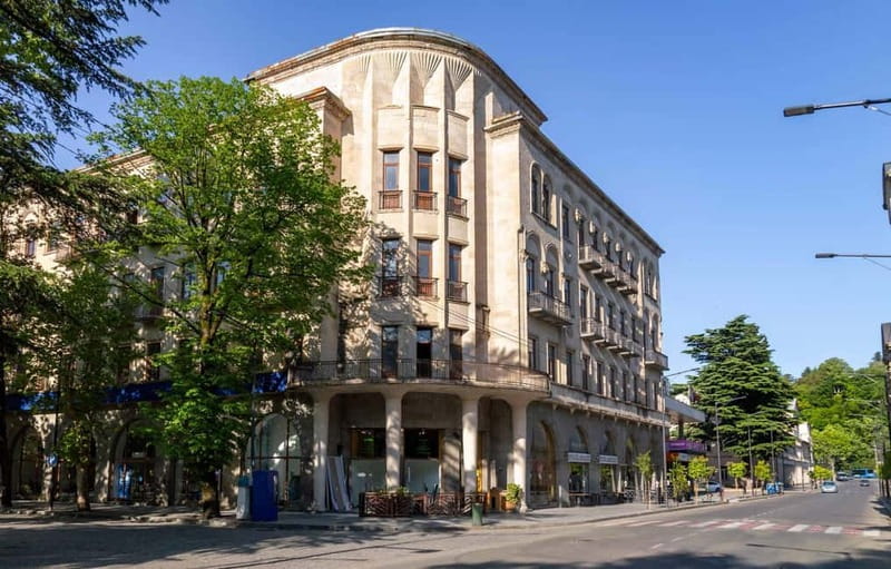 Kutaisi: Historic Walking Tour with Guide, 3 Hours - Crossing Bridges, Cableways, and Learning about Local Infrastructure