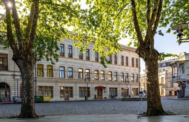 Kutaisi: Historic Walking Tour with Guide, 3 Hours - Sampling Local Flavors: Bubliks and Churchkhela