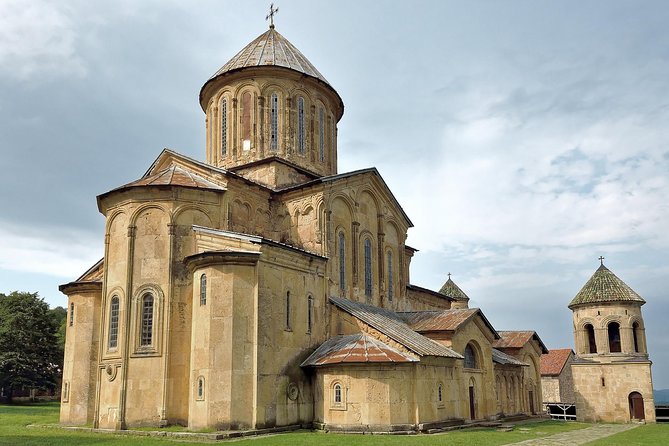 Kutaisi monasteries: Gelati, Motsameta, Bagrati. 3 hour tour - Visiting Motsameta Monastery: A Symbol of Faith