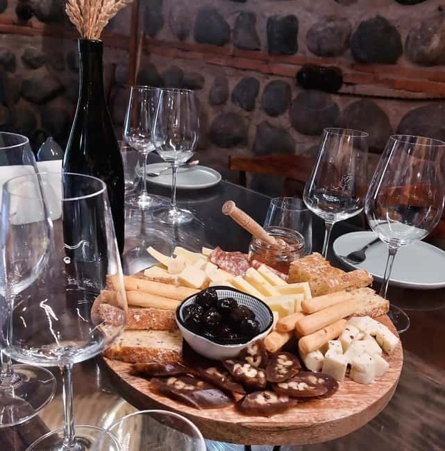 Kutaisi uncorked: Wine Tasting at a local Family Home - The Atmosphere and Overall Setting