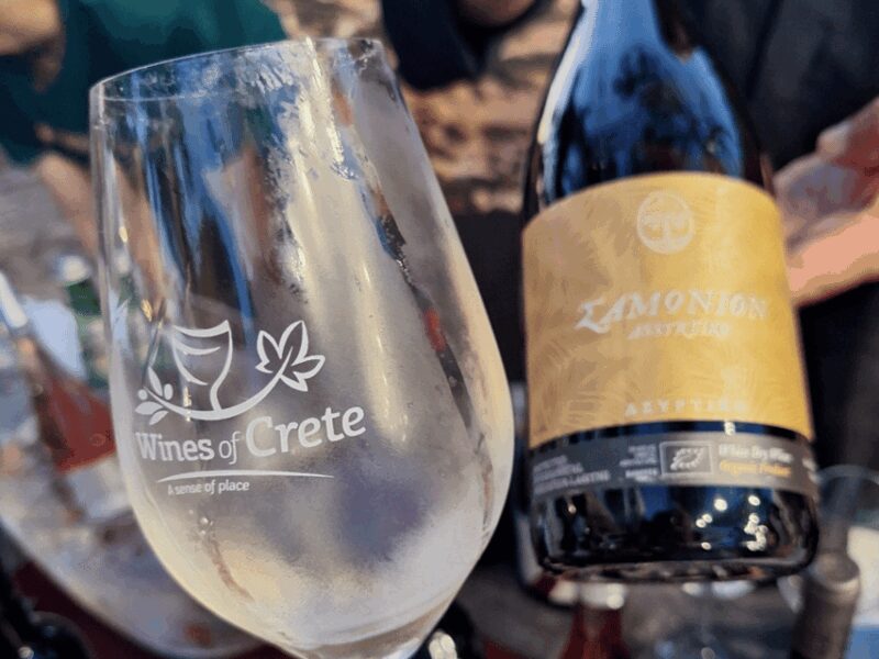 La Canée : dégustation de vins en français - What to Expect During the Two Hours