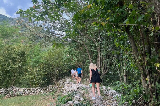 La 'Dolce Vita' Hike to Mountain House with Lake View Aperitivo - What Sets This Tour Apart from Similar Experiences