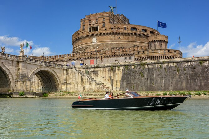 La Dolce Vita: Private Luxury Boat Ride in the Eternal City - Discover the Charm of a Private Rome River Cruise