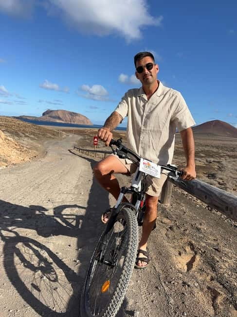 LA GRACIOSA: Bike rental MOUNTAIN BIKES - Key Points