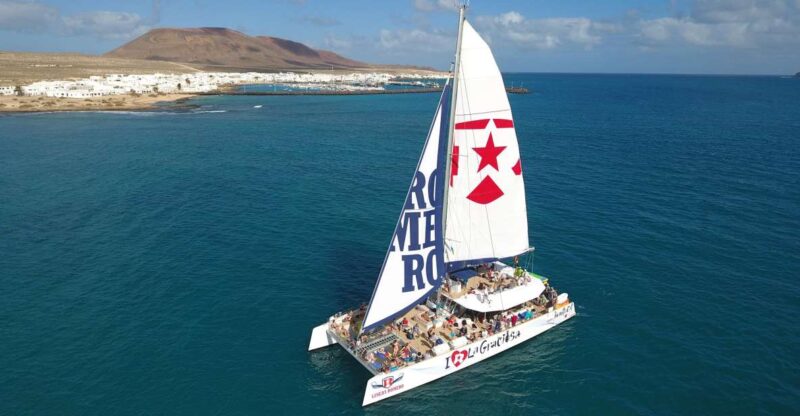 La Graciosa: Island Cruise with Lunch for Cruise Passengers - Authentic Spanish Lunch with Unlimited Drinks