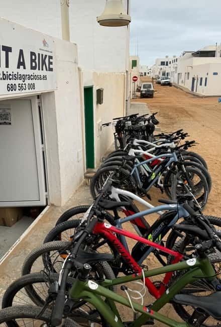 La Graciosa: Rent your ELECTRIC BIKE and explore the island at your own pace. - Key Points