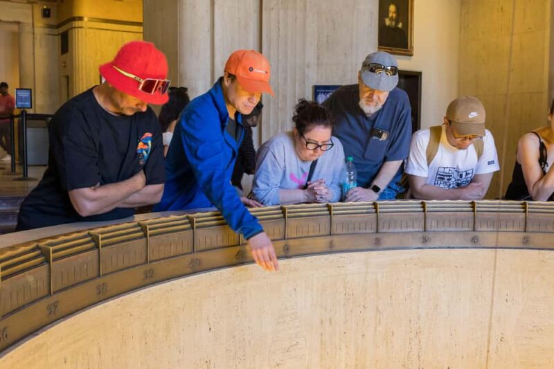 LA: Griffith Observatory Insider Tour - Discover the Griffith Observatory with Insider Guidance