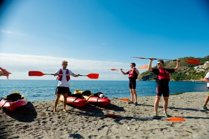 La Herradura: Cerro Gordo Natural Park Kayak & Snorkel Tour - The Role of Guides and Group Size