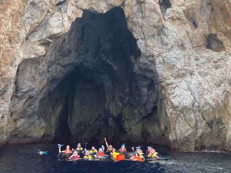 La Herradura: Kayak & Snorkel Tour Maro-Cerro Gordo Reserve - Uniqueness of La Herradura’s Coastal Environment