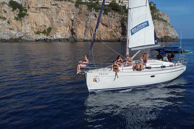 La Herradura: Sailboat with a view of dolphins-Shared - Explore the beauty of Granada’s coast on a shared sailboat trip