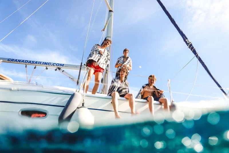 La Herradura: Sailing with a view of dolphins - Guides and Personalities: Alberto and the Crew