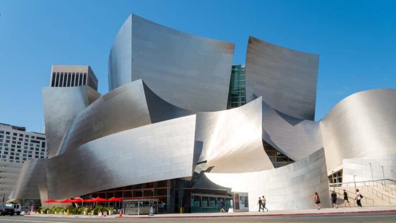 LA, Hollywood with Beverly Hills and Beach Tour with Pickup - Visiting the Original Farmers Market and The Grove