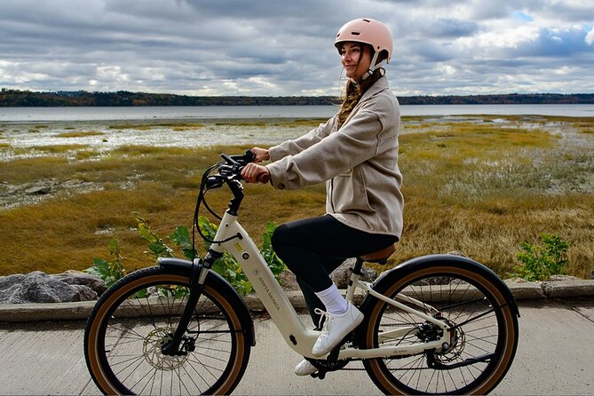 La Jolla EBike Rentals - Stops at Local Beaches and Hidden Spots