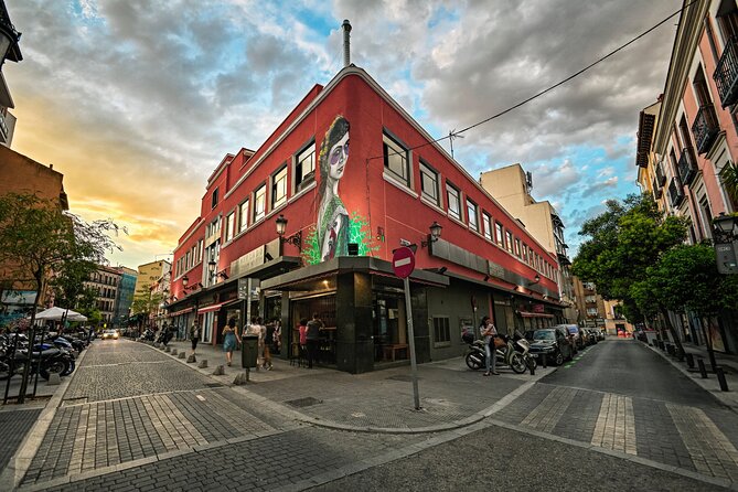 La Latina to Madrid Guided Tour with Breakfast - Madrid’s Royal Palace and Mercado San Miguel