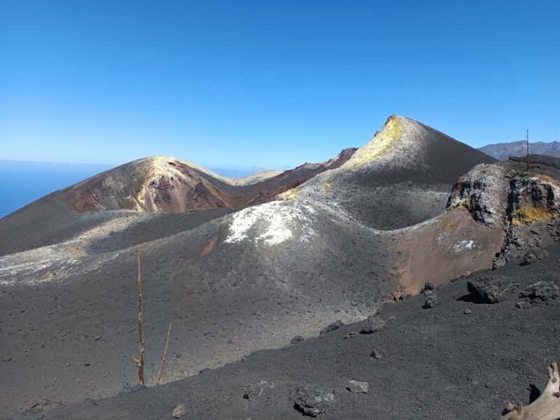 La Palma: Tajogaite and San Juan Volcanoes with Cueva de las Palomas - Visiting the Cueva de las Palomas: Volcanic Cave Formation