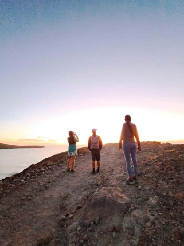 La Paz: Balandra Bay Sunset Hike with Guide & Snacks - Physical Requirements and Accessibility