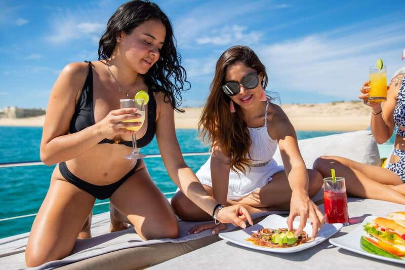 La Paz: Balandra Beach Luxury Yacht Charter Cruise - The Experience of a Private, Personalized Cruise