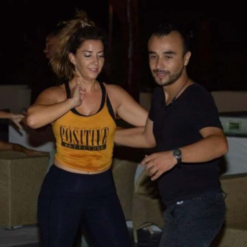 La Paz: Private Salsa or Bachata Dance Lesson - Learn to Dance Salsa or Bachata in La Paz with a Private Instructor