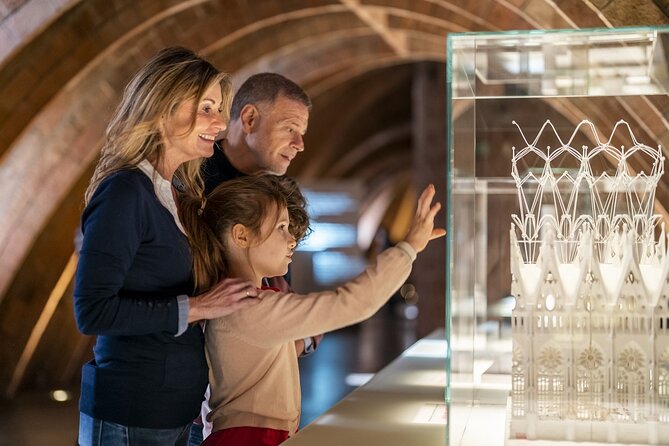 La Pedrera Guided Tour with Fast Track Access - Explore Gaudí’s Masterpiece: La Pedrera Guided Tour with Fast Track Access