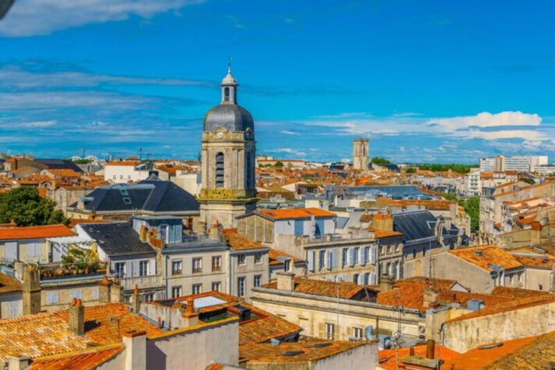 La Rochelle: Private custom tour with a local guide - From the Old Town to the Vieux Port