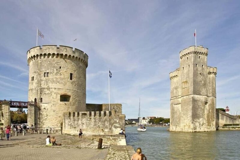 La Rochelle : Private Custom Walking Tour With a Local Guide - Guide-Led Insights and Personalization