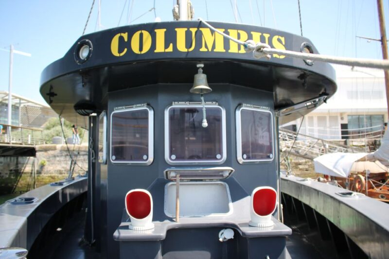 La Rochelle: Sailing Cruise - Passing Major Monuments: Richelieu Tower and Bout du Monde Lighthouse