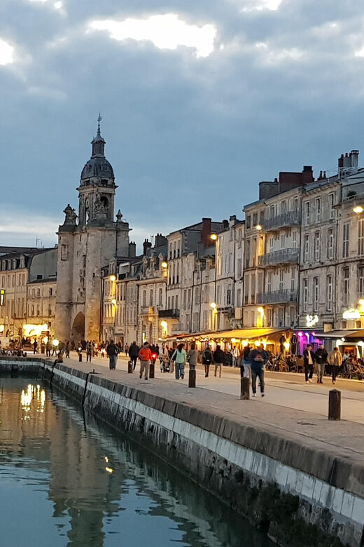 LA ROCHELLE WALKING GUIDED VISIT - The Value of a Private Group Tour