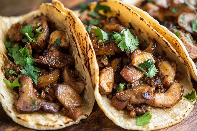 La Roma and Condesa Spooky Legends, Drinks and Taco Tour - Key Points