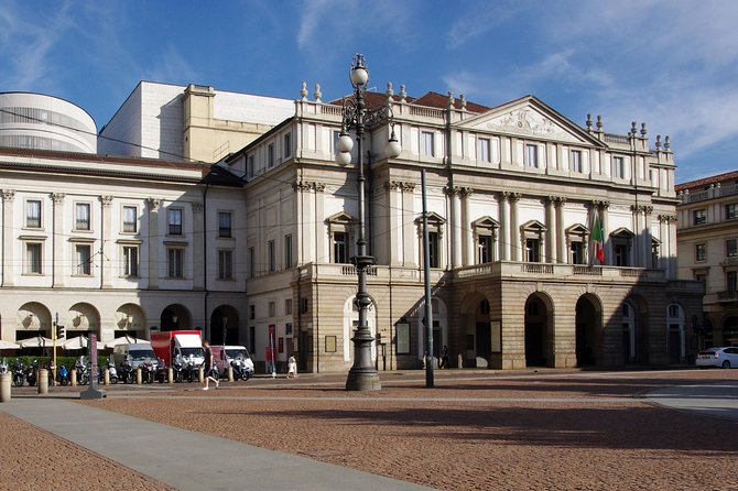 La Scala Museum Experience and Hop on Hop off optional - Discover the La Scala Museum and Theatre Experience in Milan