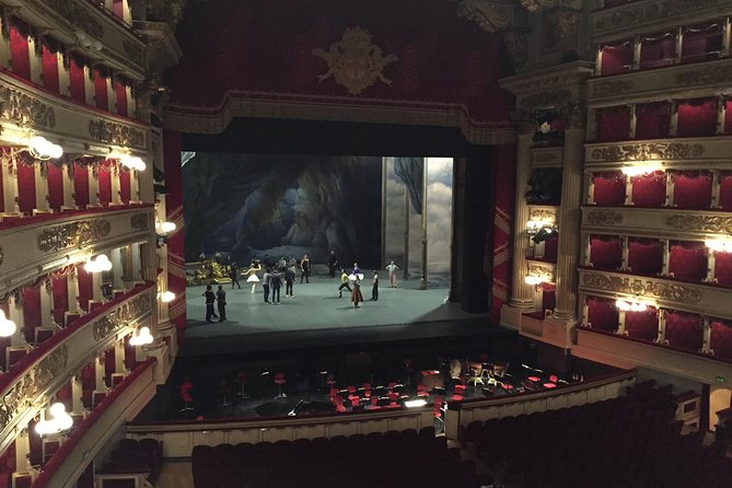 La Scala Theatre and Museum guided experience - The Guide’s Role and Expertise During the Tour