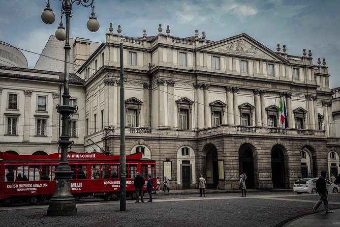 La Scala Theatre and Museum guided experience - Logistics: Meeting Point, Group Size, and Accessibility