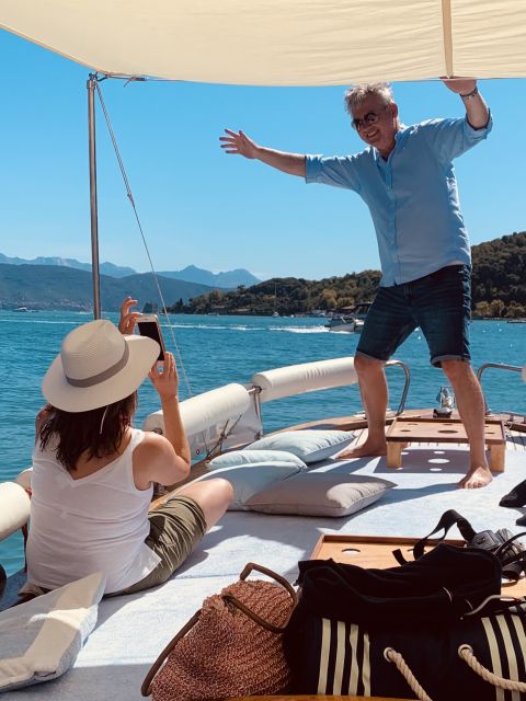 La Spezia: Cinque Terre and Portovenere Full-Day Boat Tour - The Role of Captain Gerry and the Onboard Experience