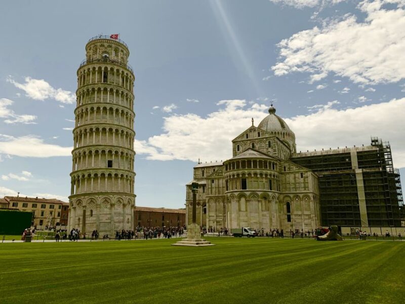 La Spezia: Full-Day Pisa and Lucca Excursion - Physical Requirements and Accessibility