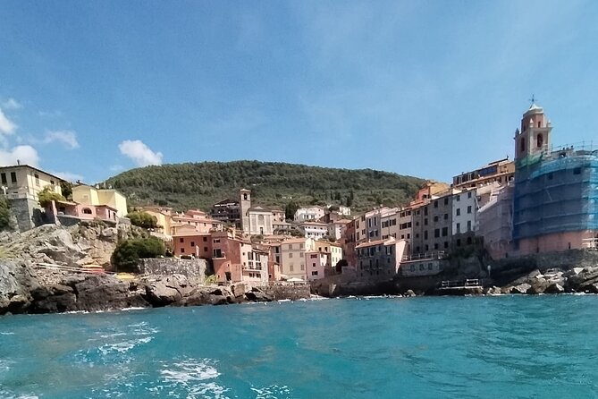 La Spezia & Portovenere boat tour and the 3 Islands with aperitif - Tasting Ligurian Focaccia and Enjoying a Prosecco Aperitif