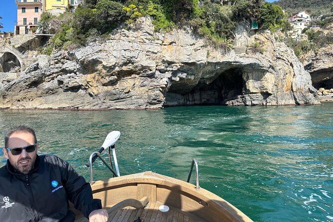 La Spezia & Portovenere boat tour and the 3 Islands with aperitif - The Experience of a Cozy, Private Atmosphere