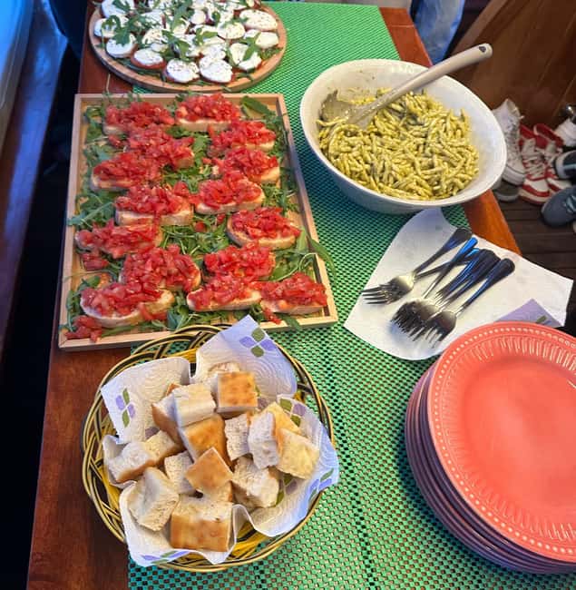 La Spezia. Sunset Aperitif and Dinner on the Boat - Key Points