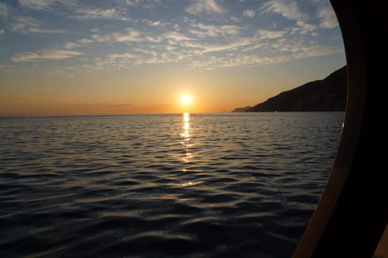 La Spezia. Sunset Aperitif and Dinner on the Boat - Comparing Similar Experiences in Liguria