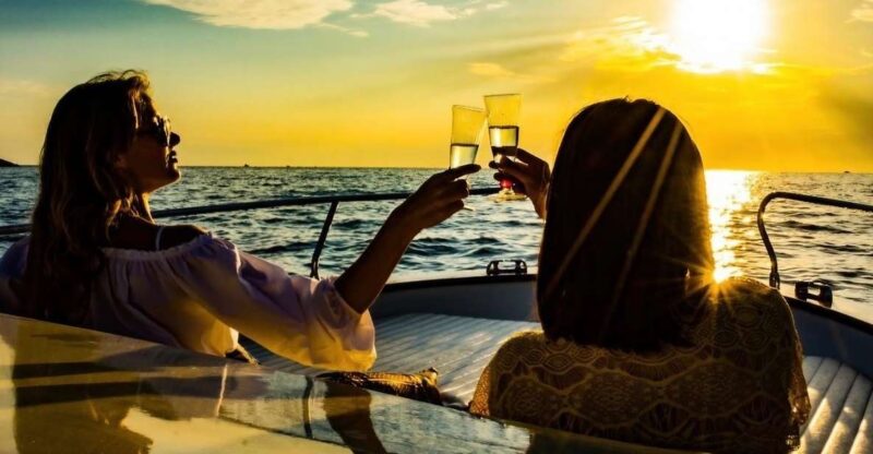 La Spezia: Sunset Boat Tour with Aperitivo and Snacks - Discover the Sunset Boat Tour’s Setting in La Spezia